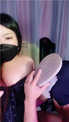 美柠强迫CD奴闻舔腋下 JS250105-3