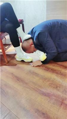 西北傻子学生主-脏鞋白袜茶室玩虐老板/雪地训 bf49050