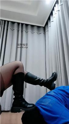 拽拽长靴黑丝蹂躏踩脚奴 JS250105-15