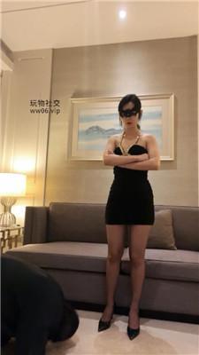 曼伊白领S-强迫偷懒下属跪下伺候 bf49045