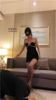 曼伊白领S-强迫偷懒下属跪下伺候 bf49045