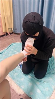 【爱秀套图】【小凤梨】坐脸窒息/丝袜美腿蹂躏踩bf49041