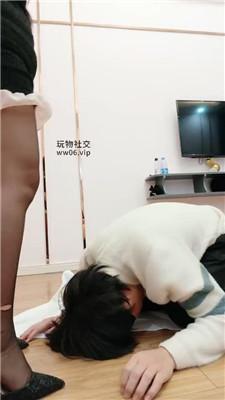 广西木木双S-轮流骑马抽耳光/加官窒息双视角版 bf49055