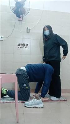 奇了怪了白袜脚踩踢踹虐打 JS250104-9