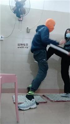 奇了怪了白袜脚踩踢踹虐打 JS250104-9