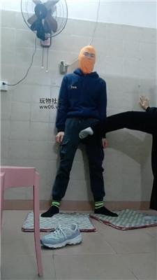 奇了怪了白袜脚踩踢踹虐打 JS250104-9