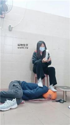 奇了怪了白袜脚踩踢踹虐打 JS250104-9