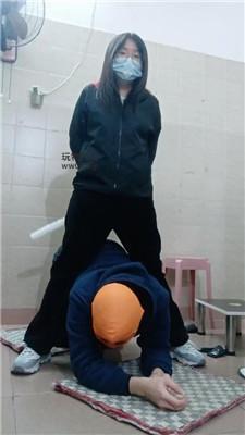 奇了怪了白袜脚踩踢踹虐打 JS250104-9