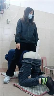 奇了怪了白袜脚踩踢踹虐打 JS250104-9