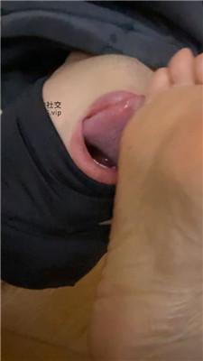 九月袜子泡水品尝-皮鞋白袜踩/玉足狂舔 JS250104-23