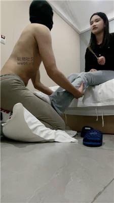【爱秀套图】【小凤梨】喜欢白袜脚的代价就是被打JS250104-35