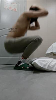 小凤梨喜欢白袜脚的代价就是被打 JS250104-35