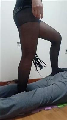 思纯黑丝高跟踩虐贱奴才 bf48989