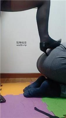 思纯黑丝高跟踩虐贱奴才 bf48989