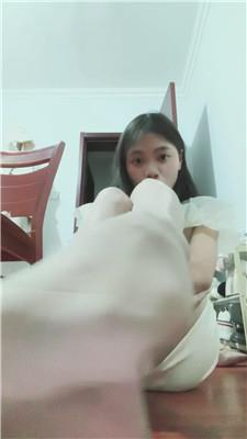 诗诗肉丝白靴    250103-6