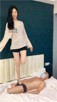 千千双S-高跟+小白鞋+白袜全体重踩踏 bf49371