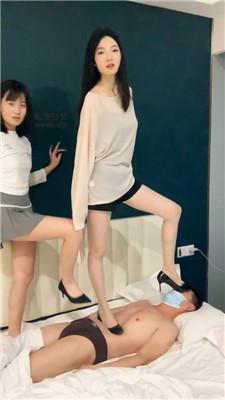 千千双S-高跟+小白鞋+白袜全体重踩踏 bf49371