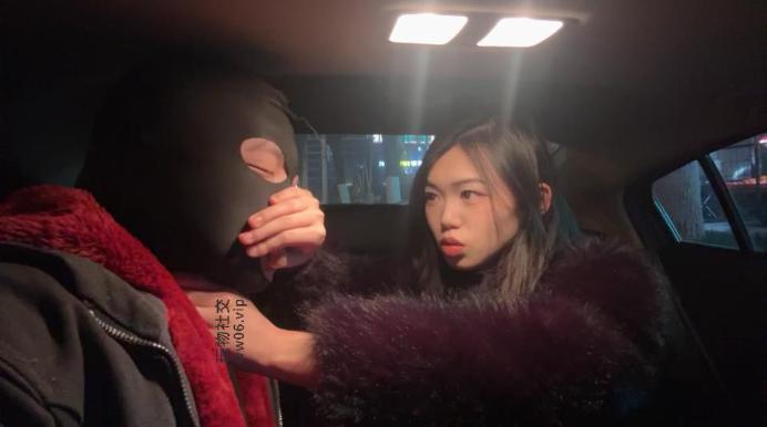 素人挖掘机路边开发车内调-运动鞋白袜 JS250114-21