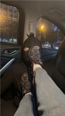 素人挖掘机路边开发车内调-运动鞋白袜 JS250114-21