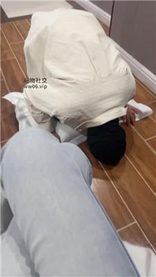 【爱秀套图】【小凤梨】磕头求主人用小白鞋虐我JS250114-19