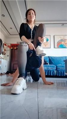 李老师小白鞋黑丝全体重踩踏 JS250116-5