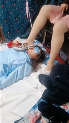 伪娘和人妻肉丝脚玩虐蓬头垢面的狗 JS250116-2