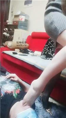 诺主臭脚丫啃吃死皮/黑丝高跟踩虐 bf49440