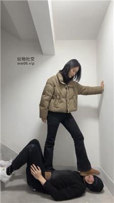 狗哥楼道调-雪地靴棉袜踩虐/踢裆 bf49441