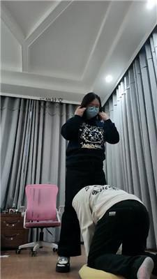 拽拽骑马鞭打/白袜脚踩虐 JS250116-11