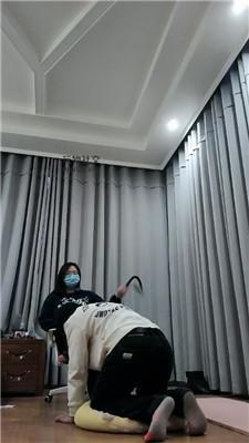 拽拽骑马鞭打/白袜脚踩虐 JS250116-11