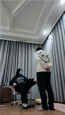 拽拽骑马鞭打/白袜脚踩虐 JS250116-11