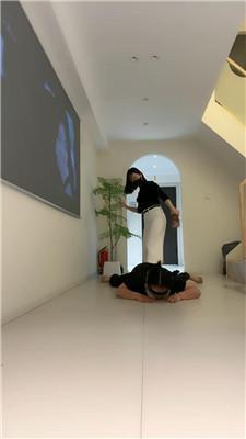 辣姐雪地靴连环踢裆/抽耳光/舔脏鞋底 bf49337