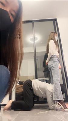 诗诗双S-高跟黑丝踩虐/抽耳光/转胯狗爬/赏赐圣水双视角bf49330