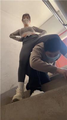 茉狸楼道间-超脏小白鞋白袜辱 bf49357