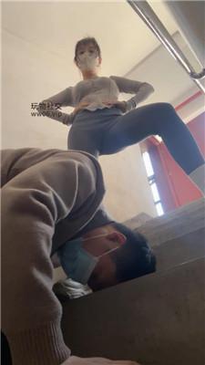 茉狸楼道间-超脏小白鞋白袜辱 bf49357