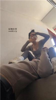 茉狸楼道间-超脏小白鞋白袜辱 bf49357