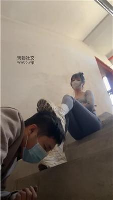 茉狸楼道间-超脏小白鞋白袜辱 bf49357