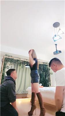 淡颜兄弟奴-高跟长靴踩踏/狠抽耳光 JS250124-4