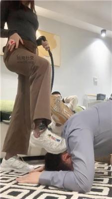 【爱秀套图】【jenn】情侣主-重度鞭打/脏鞋踩踏/抽耳光舔内裤【双视角版】bf49659