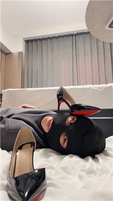 Siu姐姐肉丝美腿碾压踩虐 JS250123-39