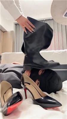 Siu姐姐肉丝美腿碾压踩虐 JS250123-39