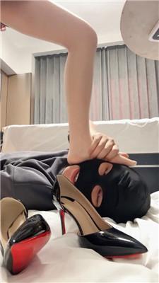 Siu姐姐肉丝美腿碾压踩虐 JS250123-39