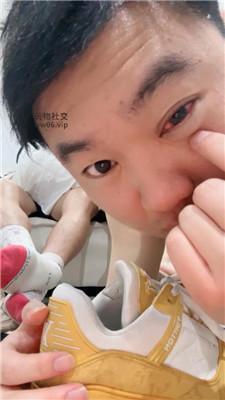 jenn情侣主-脏鞋脚下狗伺候亲热双视角版 JS250124-10