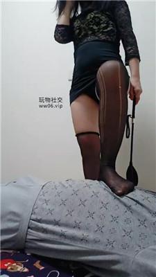 思纯性感黑丝踩踏鞭打 JS250122-5