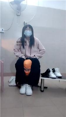 奇了怪了胯下鞭打狗爬/小白鞋白袜辱 JS250122-8