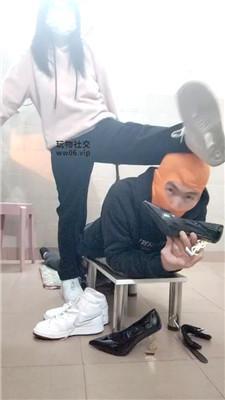 奇了怪了胯下鞭打狗爬/小白鞋白袜辱 JS250122-8