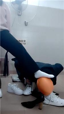 奇了怪了胯下鞭打狗爬/小白鞋白袜辱 JS250122-8