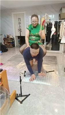 黎大夫骑马/香水控制/黑丝踩踏狂舔完整版JS250122-33