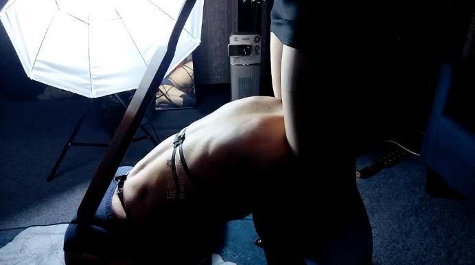 清莹丝巾裹头-高跟碾压踩虐 JS250119-39