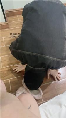 【爱秀套图】【小凤梨】纹身小妹肉丝脚下的绿帽JS250120-15